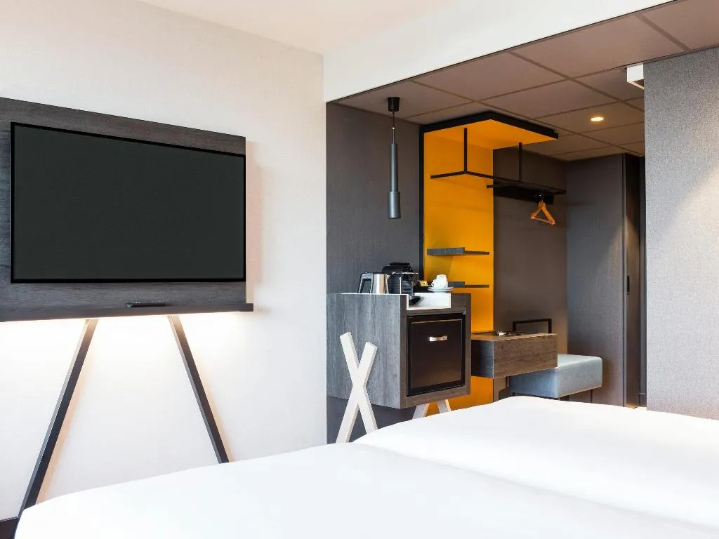 TWIN STANDARD Room, Mercure Amsterdam City Hotel, Amsterdam