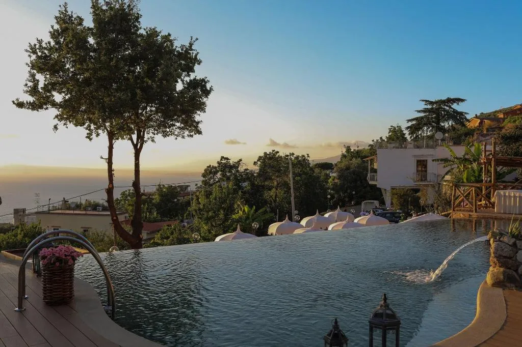 Sports and Entertainment, Don Giulio Luxury Rooms, Naples