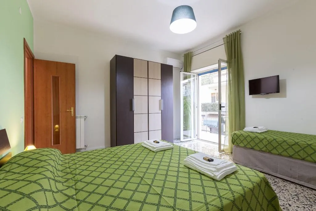 Room, B&B La Primula, Naples