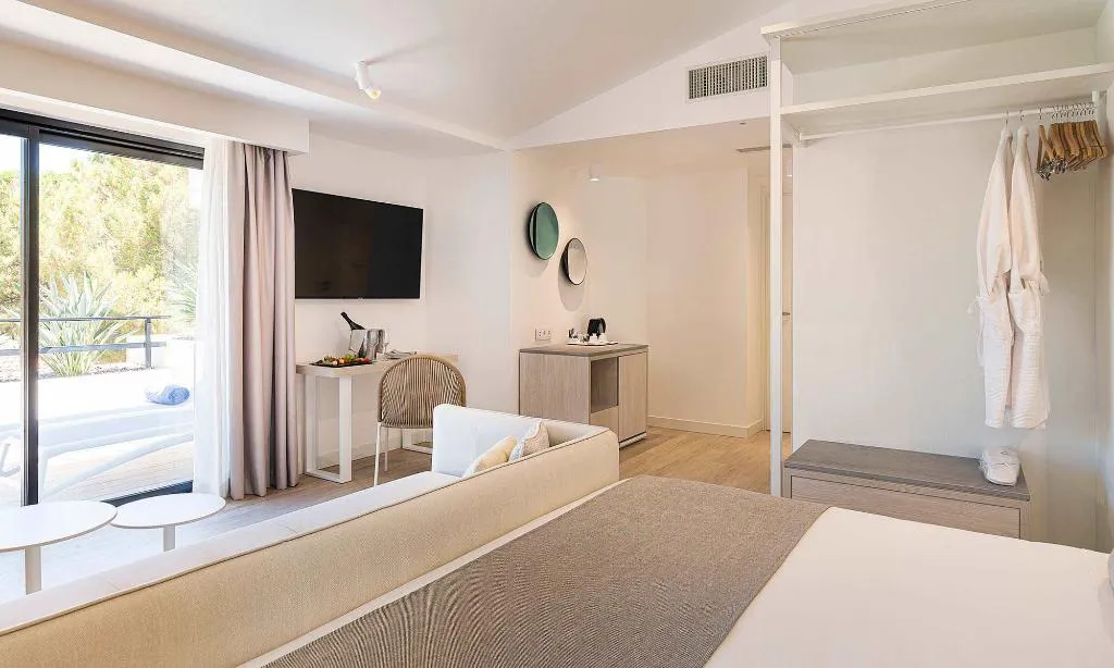 JUNIOR SUITE STANDARD Room, Grand Palladium Sicilia Resort & Spa, Palermo