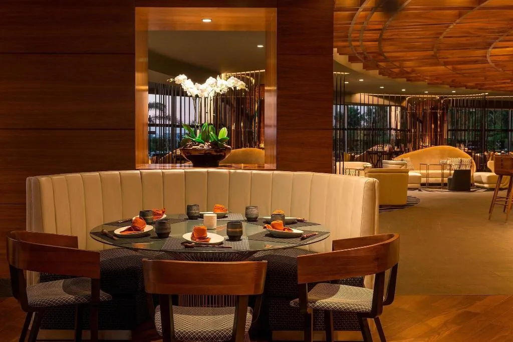 Restaurant, Le Royal Meridien Beach Resort and Spa, Dubai