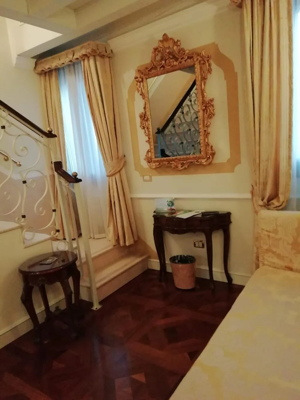 JUNIOR SUITE CAPACITY 4 Room, Canal Grande, Venice