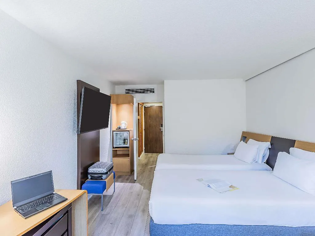 TRIPLE STANDARD Room, Novotel Setubal, Lisbon