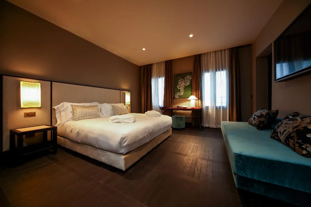 TRIPLE EXECUTIVE Room, U-Visionary Venezia Hotel, Venice