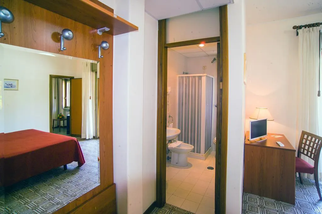 Room, delle Palme, Catania