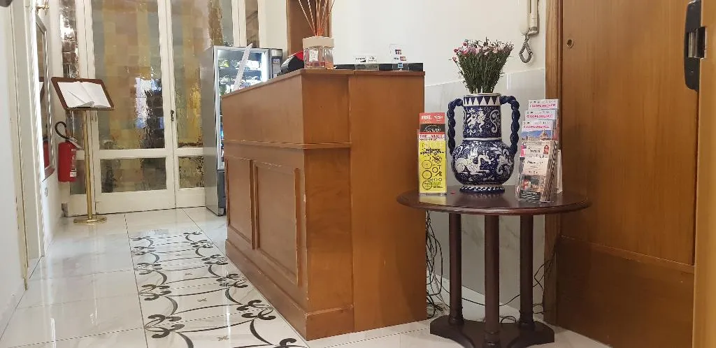 Lobby, Duca D'Aosta, Florence