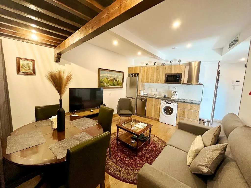 DOUBLE DELUXE ONE BED Room, Cason De Los Lopez Apartments, Madrid
