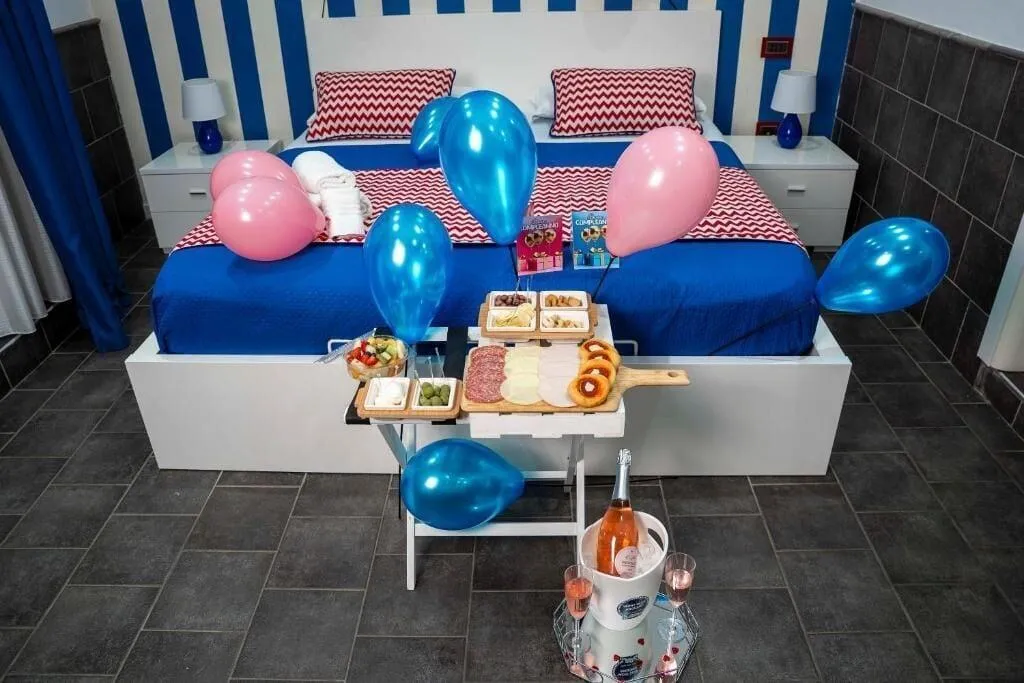 Room, Yacht Club Angioino, Naples