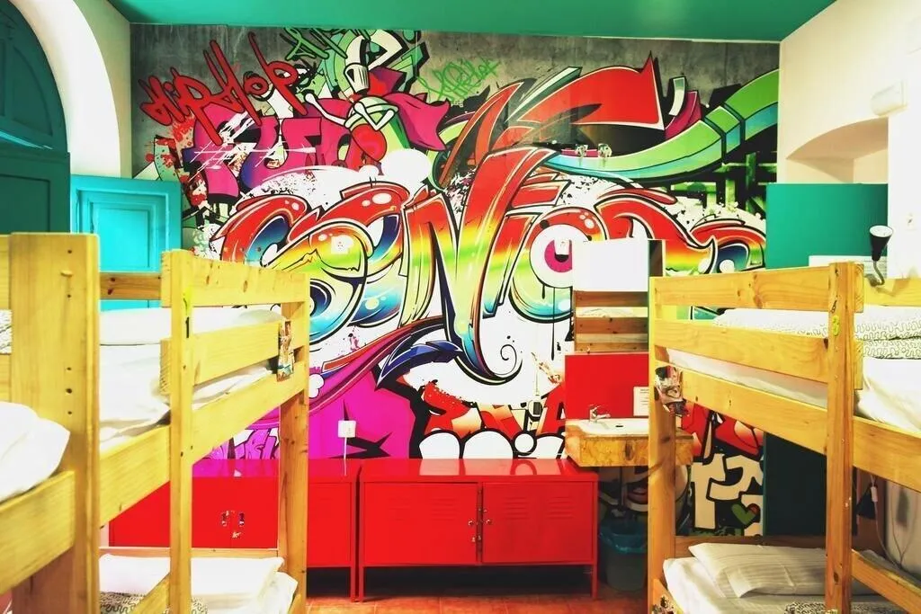 Room, Sevilla Kitsch Hostel Art, Seville