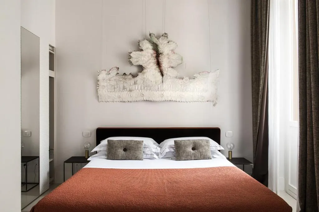 DOUBLE DELUXE Room, Piazza Di Spagna 9, Rome