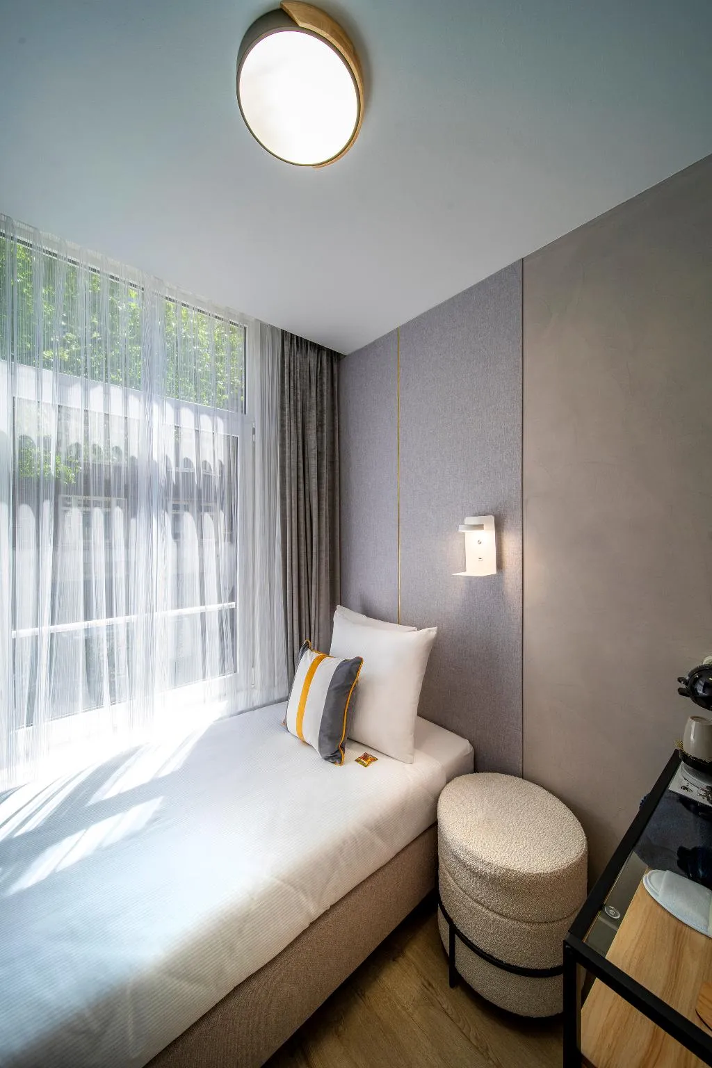 SINGLE STANDARD Room, Hotel Jupiter, Amsterdam