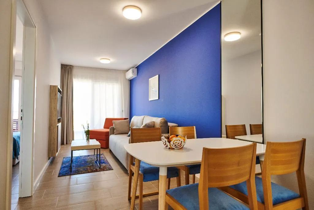 APARTMENT SEA VIEW WITH BALCONY Room, Arancini Residence, Split