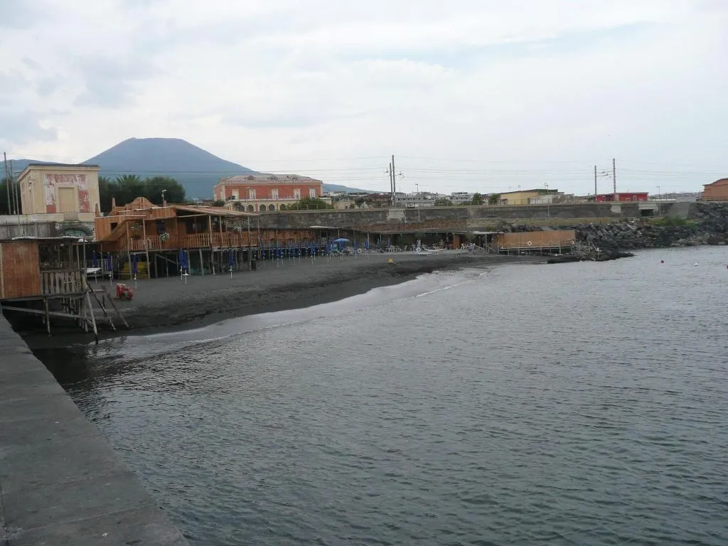 Beach, I Papiri, Naples