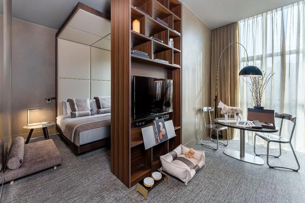 JUNIOR SUITE CITY VIEW Room, Me Milan Il Duca, Milan