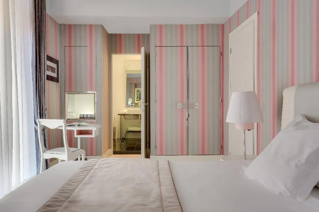 DOUBLE SINGLE USE SUPERIOR Room, Grand Hotel Palace Rome, Rome