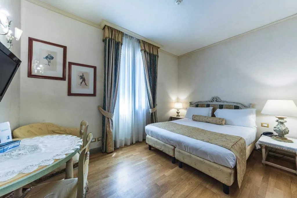 Double or Twin STANDARD Room, Hotel Villa Laguna, Venice
