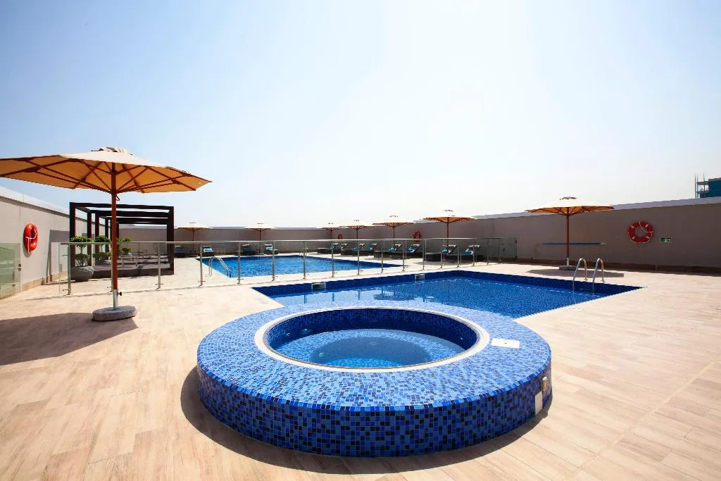 Pool, Flora Inn Hotel Dubai Airport, Dubai