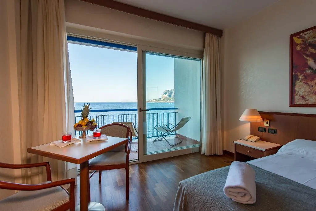 QUADRUPLE SEA VIEW WITH BALCONY Room, Splendid Hotel La Torre, Palermo