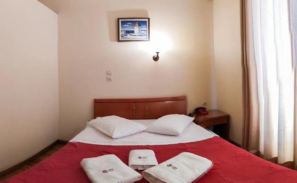 Room, Cecil hotel, Athens