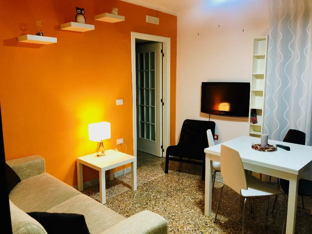 APARTMENT STANDARD Room, Relais Piazza del Plebiscito, Naples