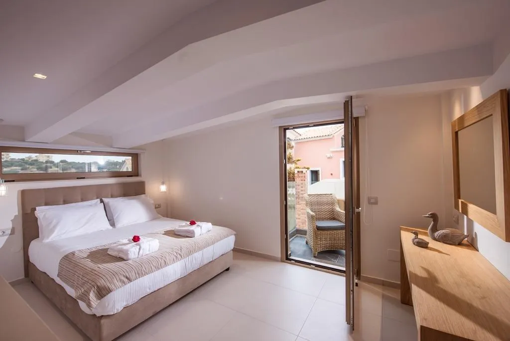 SUITE DELUXE WITH PRIVATE POOL Room, Diamond Village, Crete
