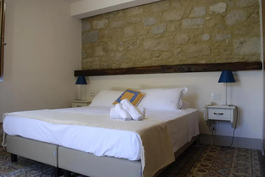DOUBLE SUPERIOR Room, Alimunera Hotel, Catania