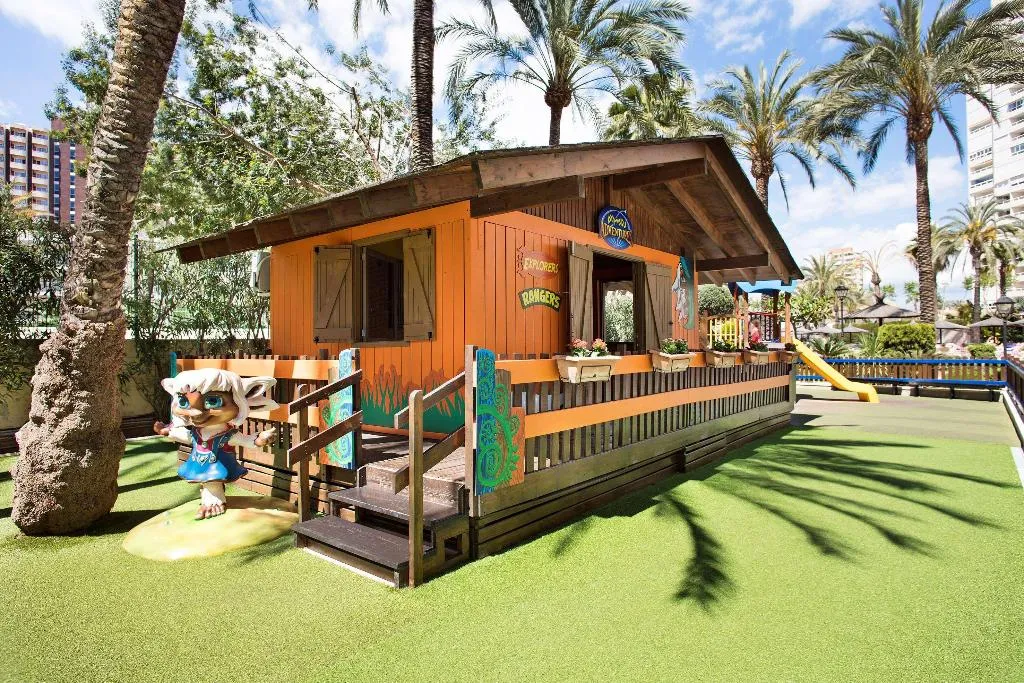 Sports and Entertainment, Sol Pelicanos Ocas, Costa Blanca