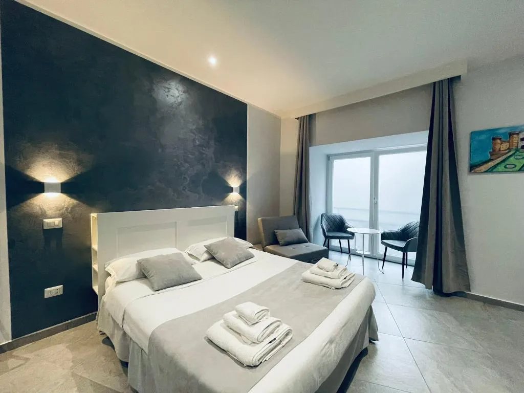 QUADRUPLE STANDARD Room, I Borbone, Naples