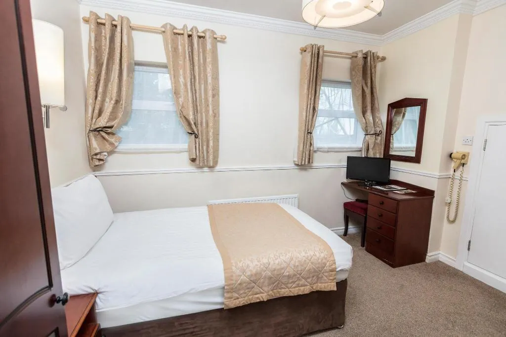 Room, The Lansdowne Hotel, Dublin
