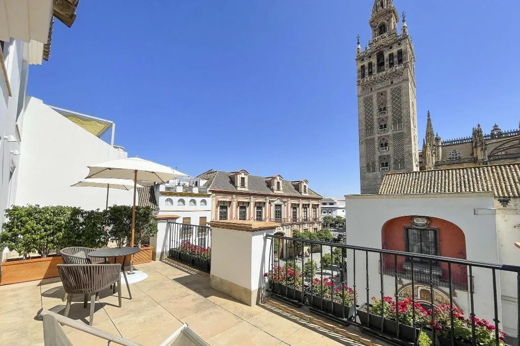 JUNIOR SUITE WITH VIEWS Room, Mercer EME Catedral Hotel, Seville