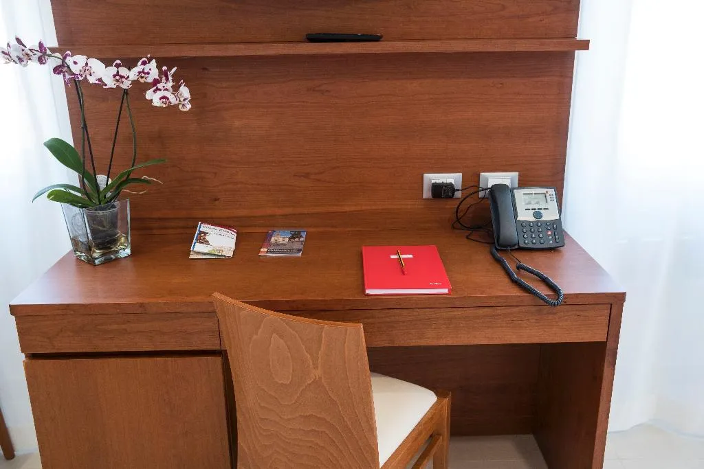 Room, Casa per Ferie Checkin Villa Angelina, Rome