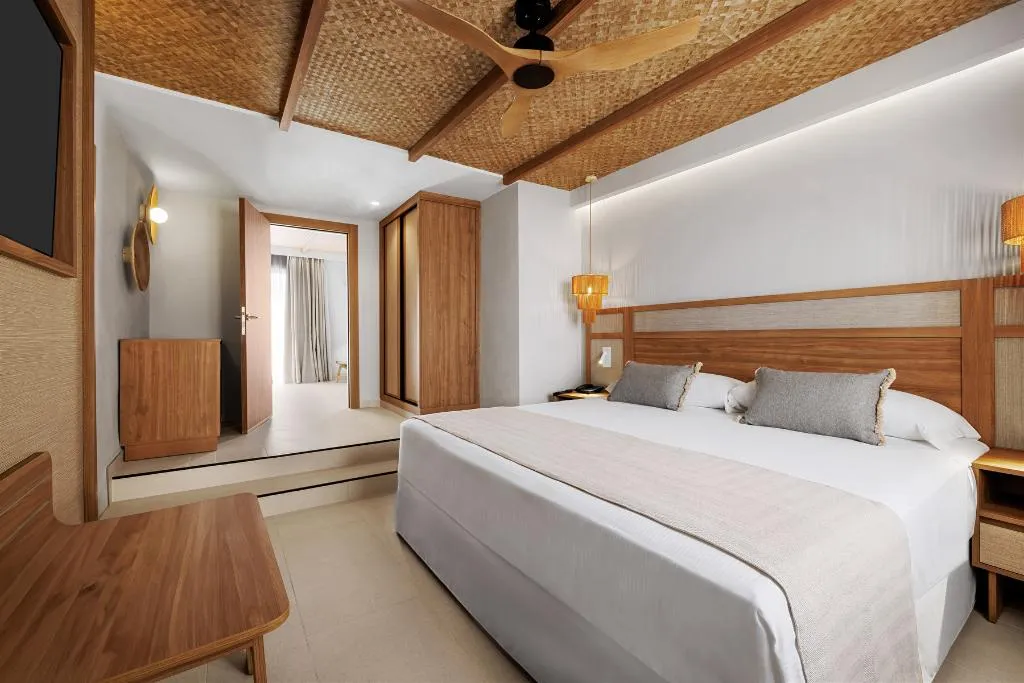 BUNGALOW STANDARD Room, Hotel Riu Palace La Mola, Ibiza
