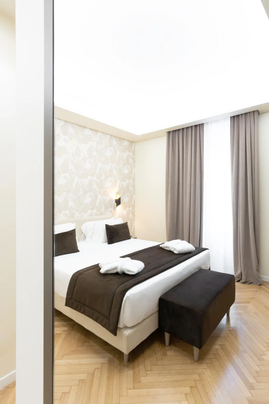SUITE CAPACITY 3 Room, Caravita, Rome