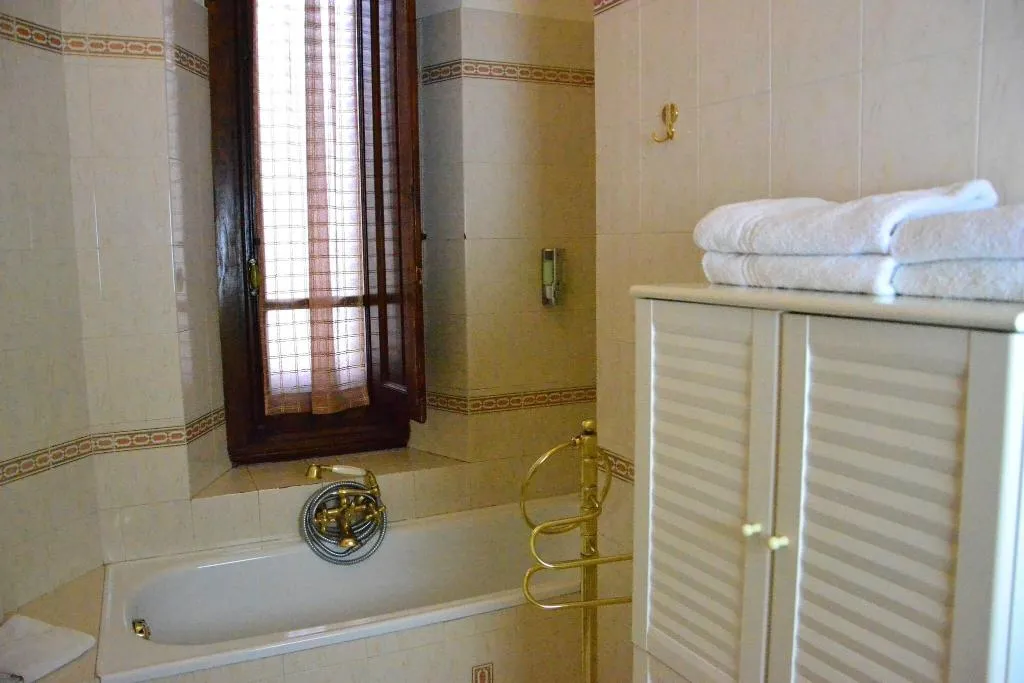 Room, Bed & Breakfast Leopoldo, Florence