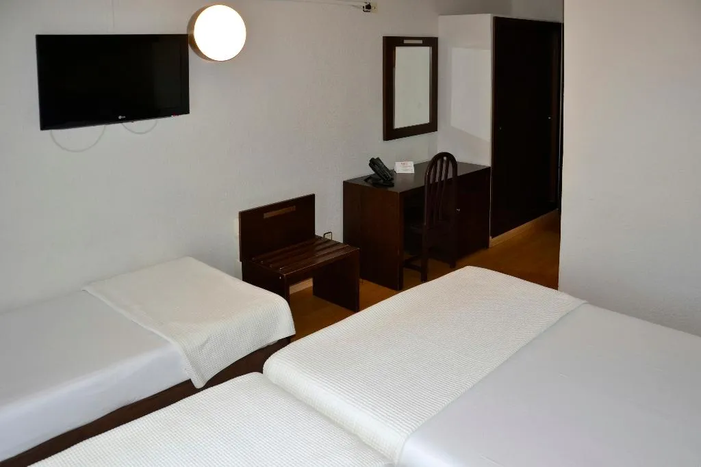 FAMILY ROOM STANDARD Room, Sercotel Las Estrellas, Madrid