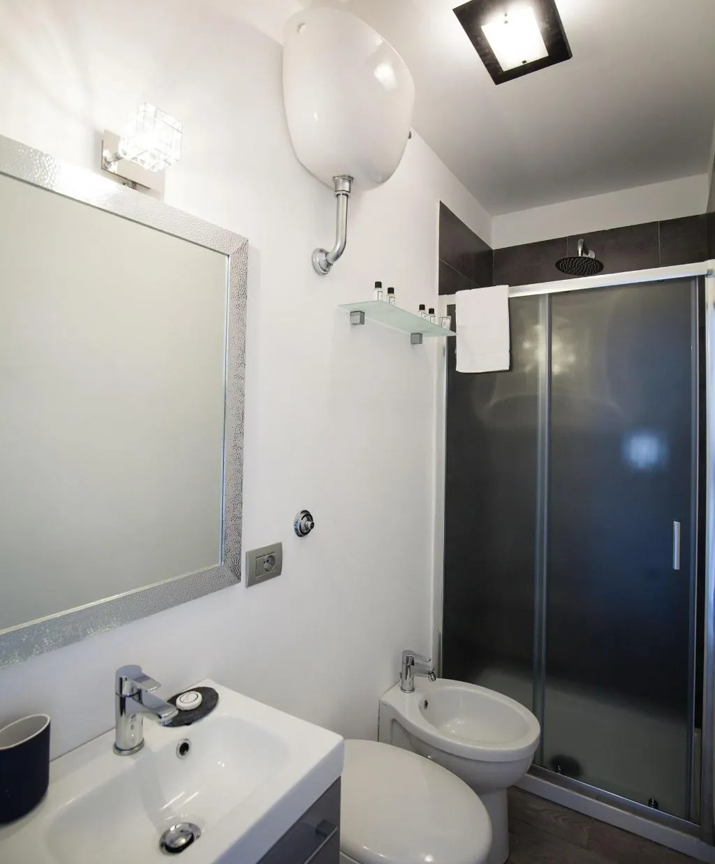 Room, B&B De Gasperi 55, Naples