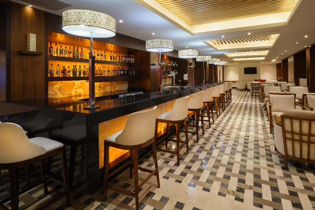 Bar, Wyndham Grand Cancun All Inclusive Resort & Villas, Cancun Area