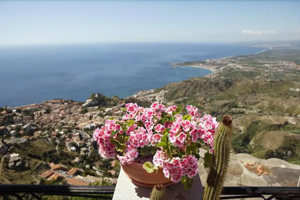 General view, Casa Rupilio, Taormina