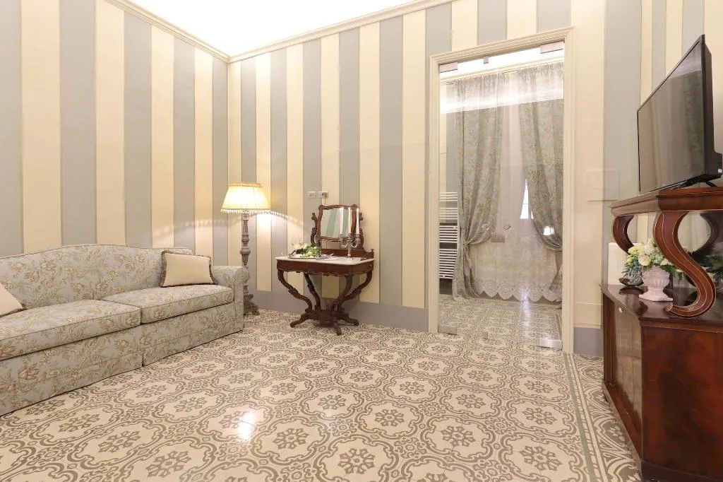 Room, Piazza Pitti Palace, Florence