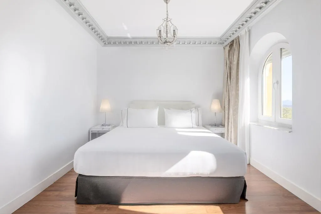 TRIPLE STANDARD Room, Dorma Victoria Palace, Madrid