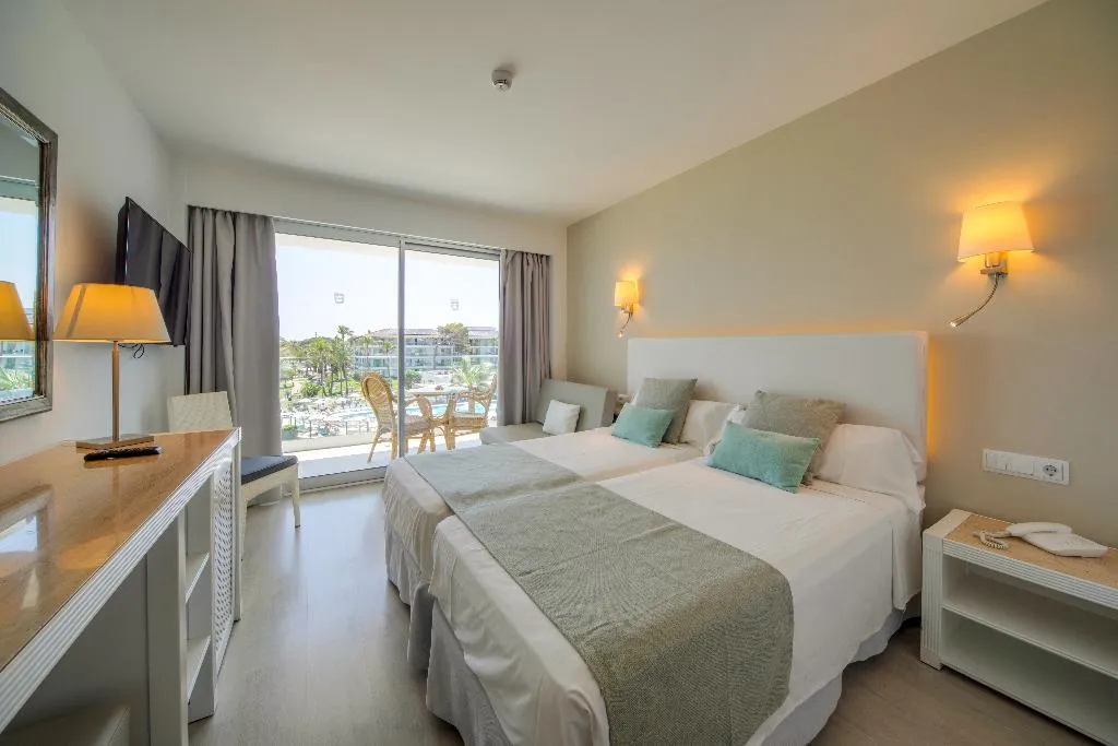 Double or Twin SIDE SEA VIEW Room, Playa Esperanza Resort, Majorca