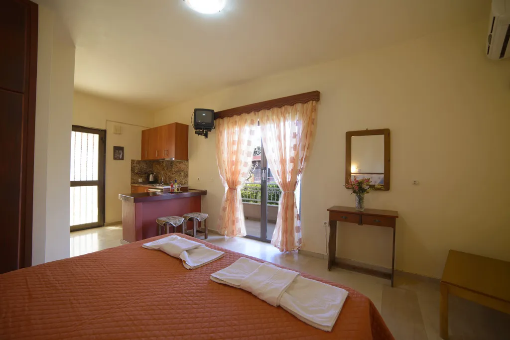 STUDIO STANDARD Room, Toulas Apartments, Corfu