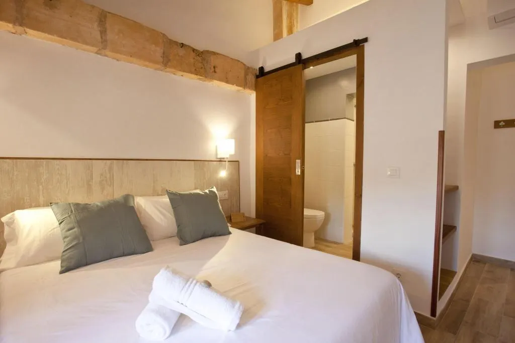 Room, Casal de Petra - Rooms & Pool, Majorca