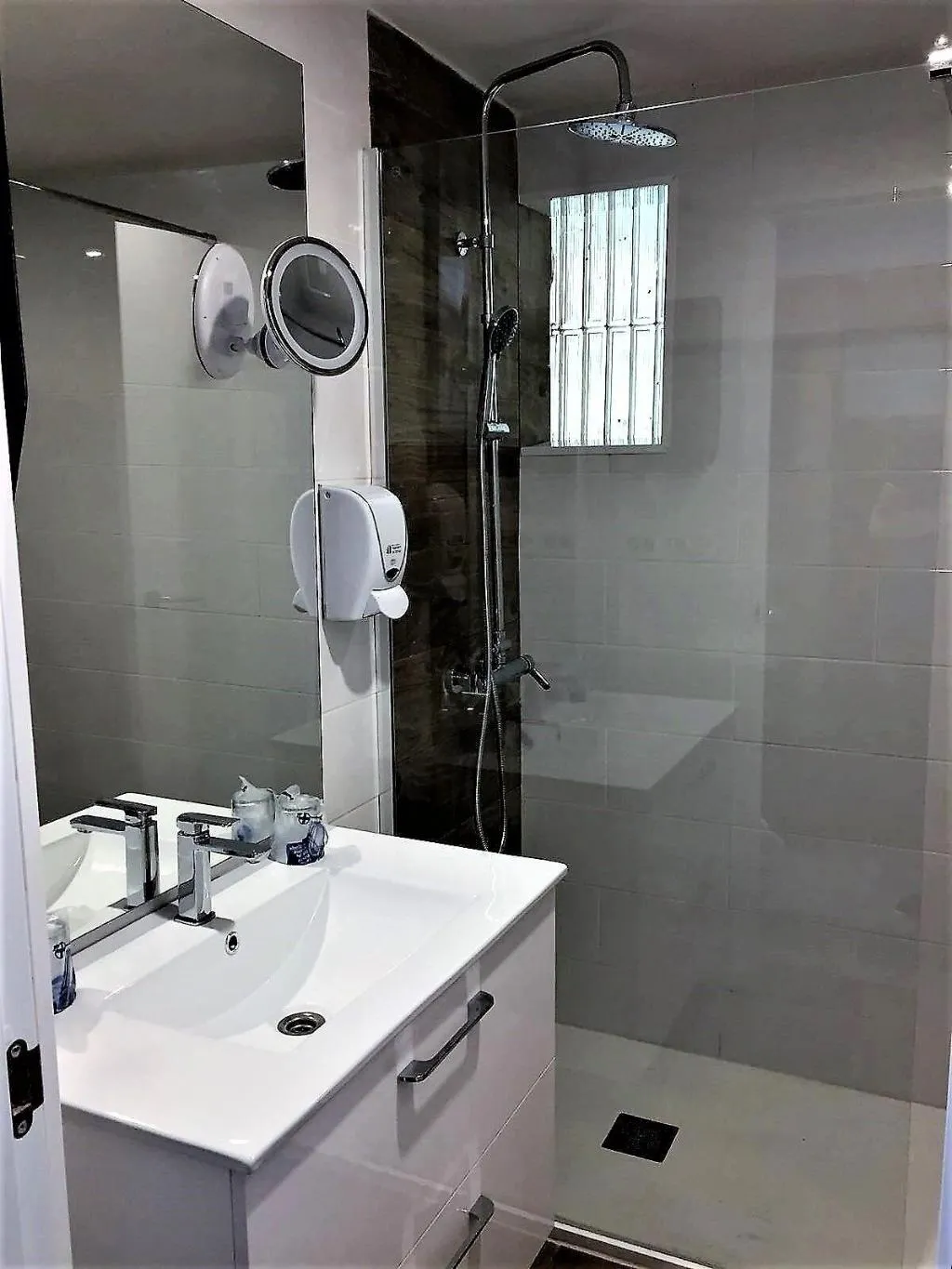 Room, El Paseo, Gran Canaria
