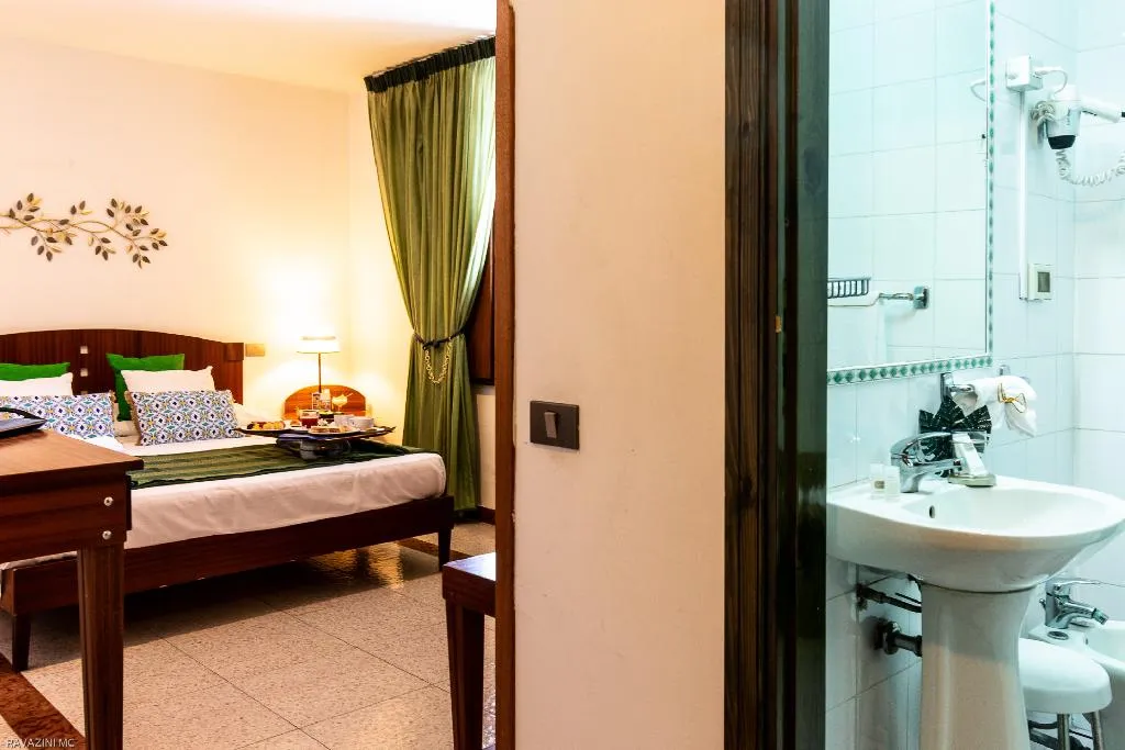 TRIPLE STANDARD Room, Villa D'Amato, Palermo
