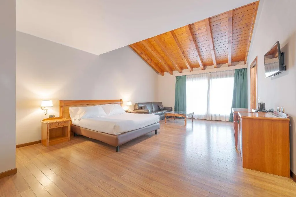 Room, Hotel Horizon Wellness & Spa Resort, BW Signature, Milan