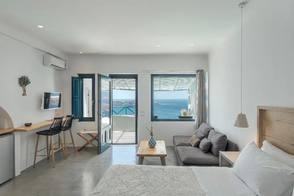 SUITE HONEYMOON Room, Afroessa Hotel, Santorini