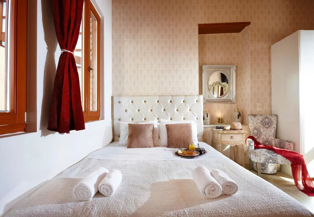 Room, Archontiko - Rethymno Old Town Suites, Crete