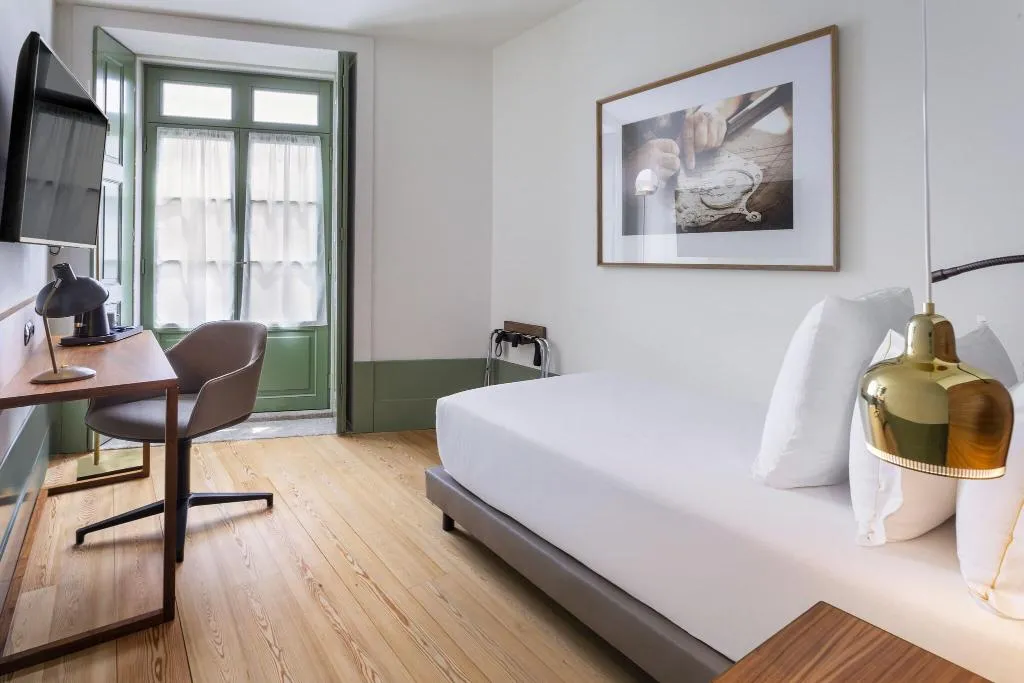 Room, One Shot Aliados Goldsmith, Porto