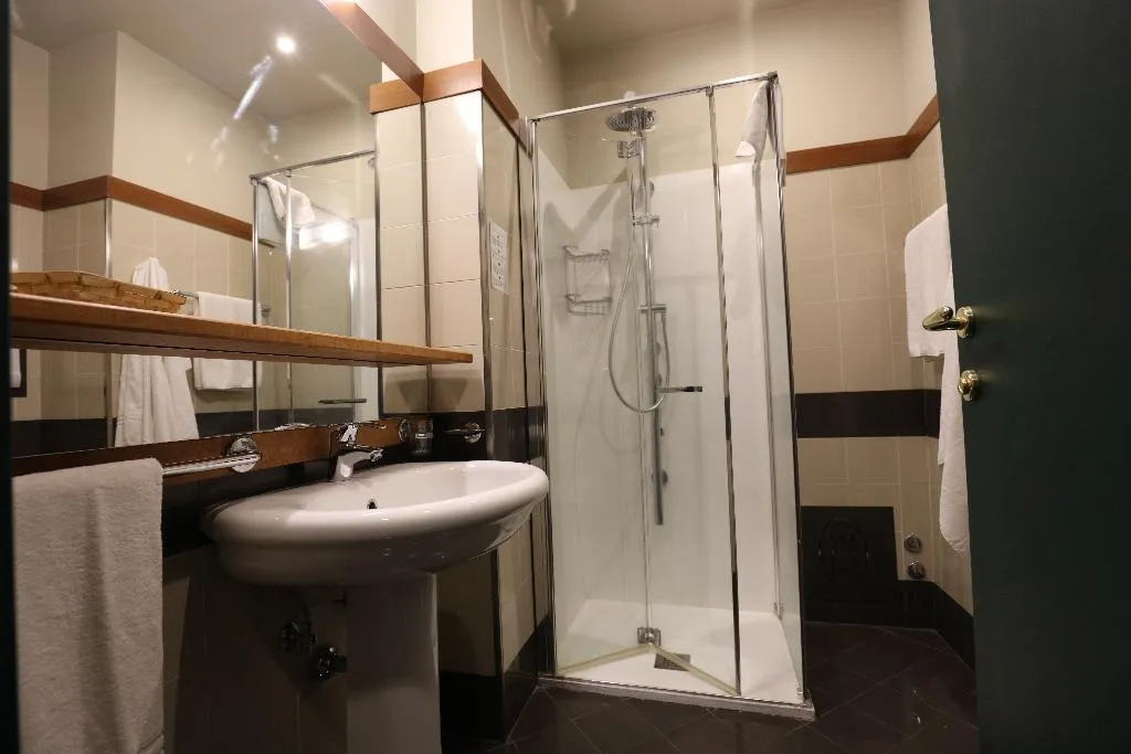TRIPLE CLASSIC Room, Grande Albergo Maugeri, Catania